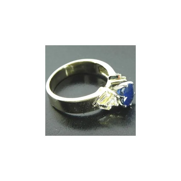 14K Yellow Gold Oval Sapphire Estate Ring Image 2 Ellsworth Jewelers Ellsworth, ME