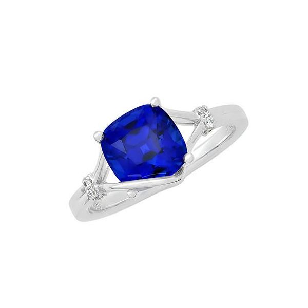 Chatham Blue Sapphire Ring E.M. Smith Family Jewelers Chillicothe, OH