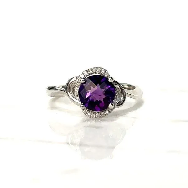 AMETHYST RING Erickson Jewelers Iron Mountain, MI