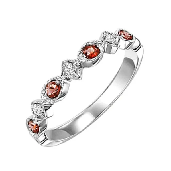 GARNET AND DIAMOND RING Erickson Jewelers Iron Mountain, MI