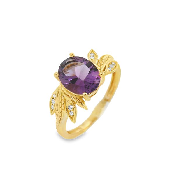 AMETHYST AND DIAMOND RING Erickson Jewelers Iron Mountain, MI