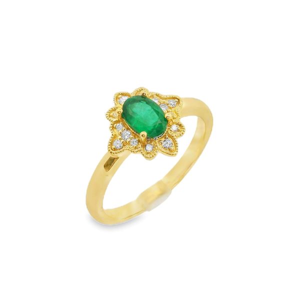 EMERALD AND DIAMOND RING Erickson Jewelers Iron Mountain, MI