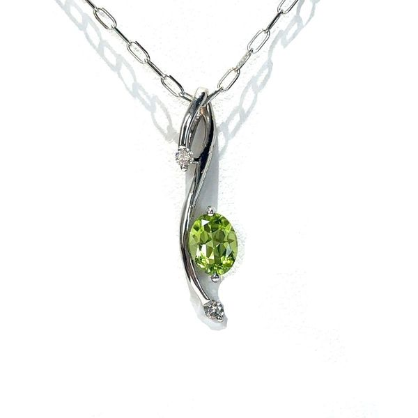 PERIDOT PENDANT Erickson Jewelers Iron Mountain, MI