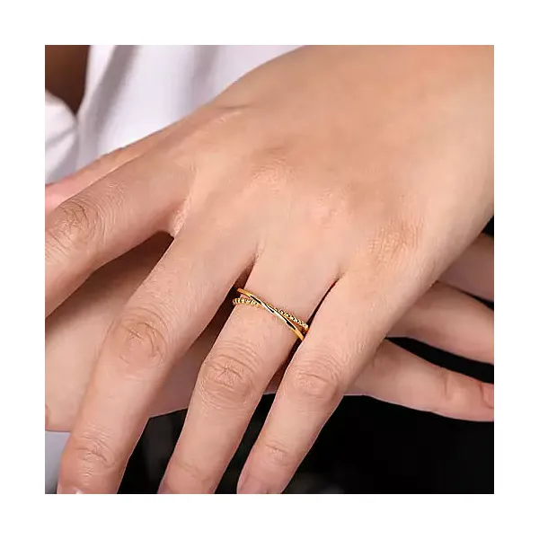 14K Yellow Gold Bujukan Criss Cross Ring