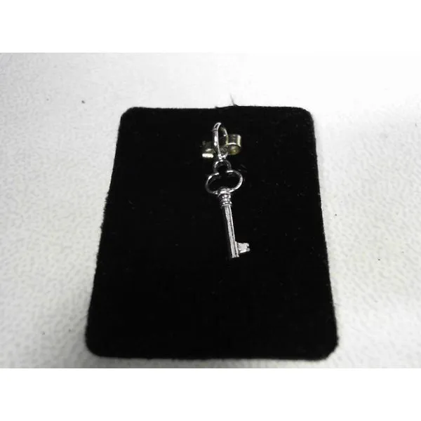 Charm/Pendant Fanedos Jewelry  FAIRFIELD, CT