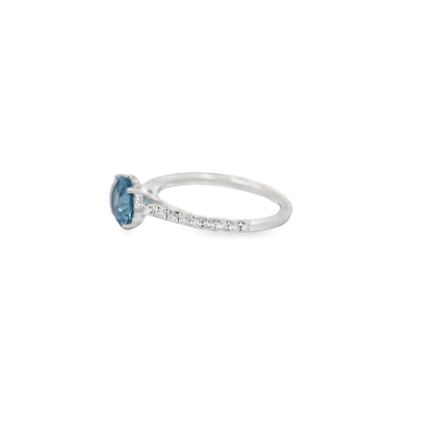 Aquamrine and Diamond Ring Image 4 Flora Gems Decatur, IL