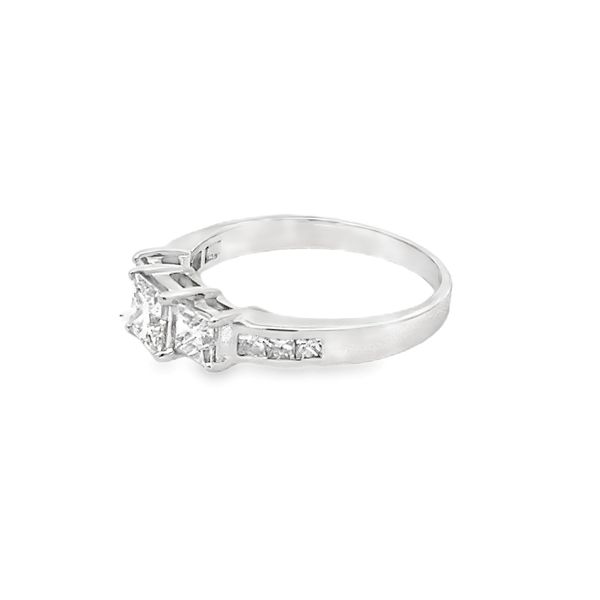 Estate - Diamond Ring Image 2 Flora Gems Decatur, IL