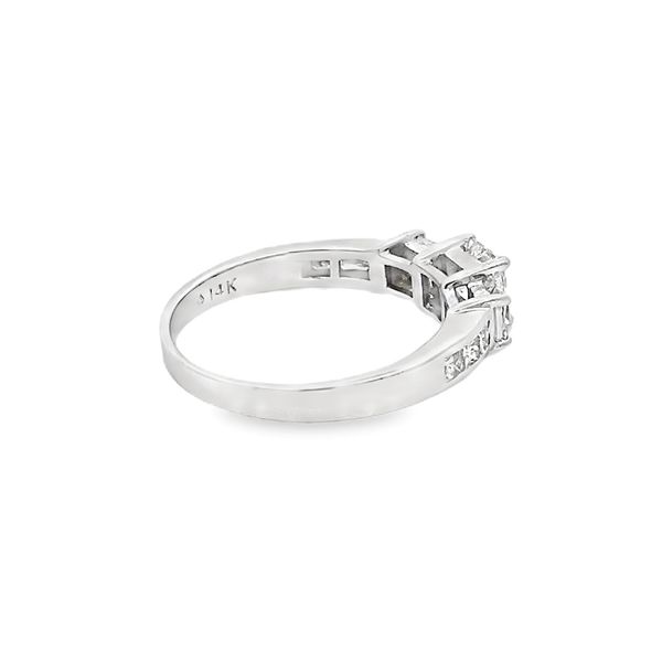 Estate - Diamond Ring Image 4 Flora Gems Decatur, IL
