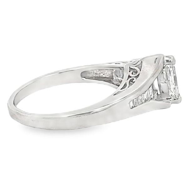 Estate - Diamond Ring Image 4 Flora Gems Decatur, IL