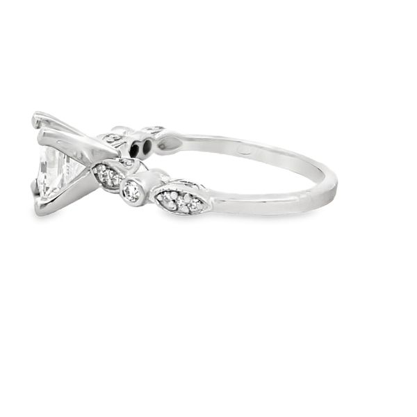 Estate - Diamond Ring Image 2 Flora Gems Decatur, IL