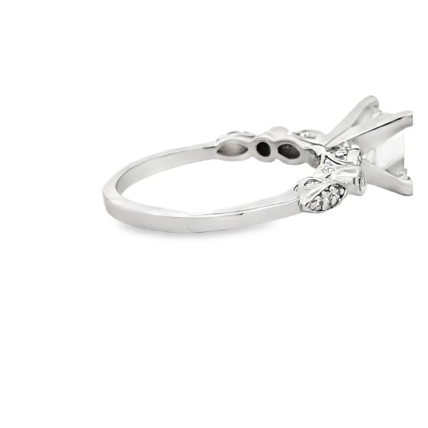 Estate - Diamond Ring Image 4 Flora Gems Decatur, IL