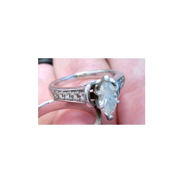 Estate - Diamond Ring Flora Gems Decatur, IL