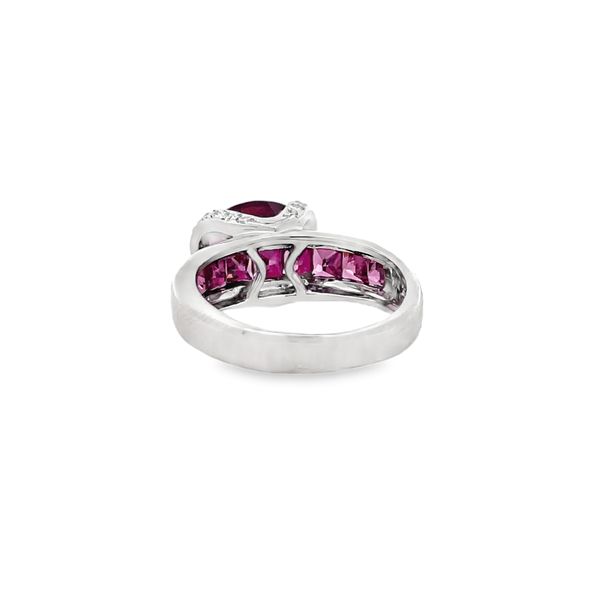 Estate - Garnet Ring Image 3 Flora Gems Decatur, IL
