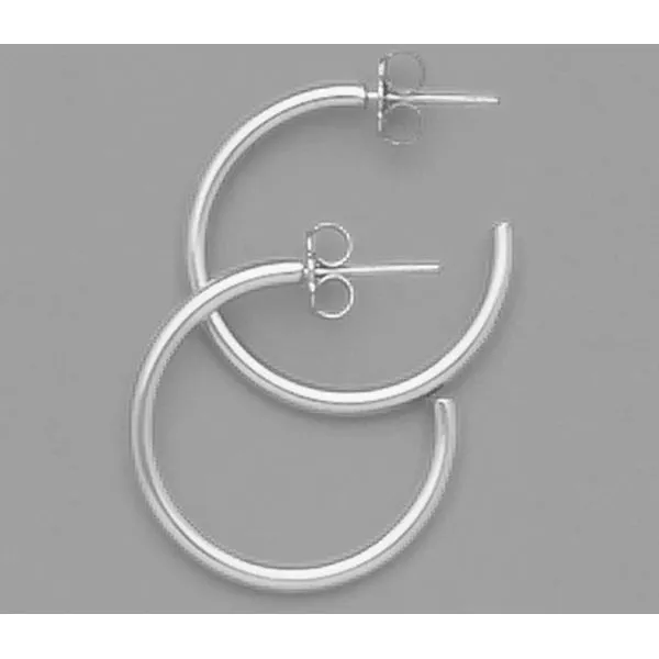 A Pair of wWhite Tone Medium 3/4