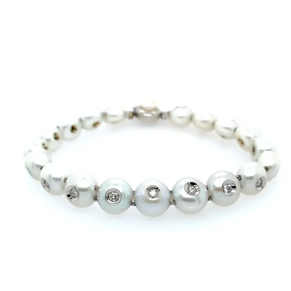 14KW Gold Diamond in a Pearl Bracelet 7.5