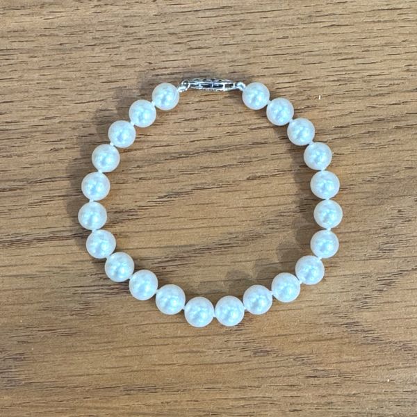 7 - 7.5 mm White Freshwater Pearl Bracelet with White Gold Clasp 7