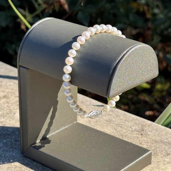 5 - 5.5 mm White Freshwater Pearl Bracelet with White Gold Clasp 7