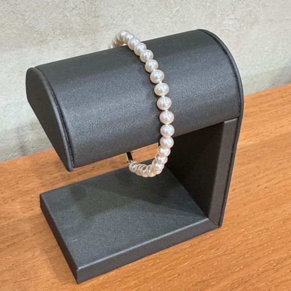 5 - 5.5 mm White Freshwater Pearl Bracelet with Yellow Gold Clasp 7.25