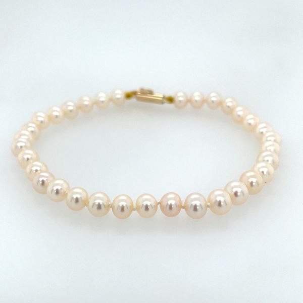 5 - 5.5 mm White Freshwater Pearl Bracelet with Yellow Gold Clasp 7.25