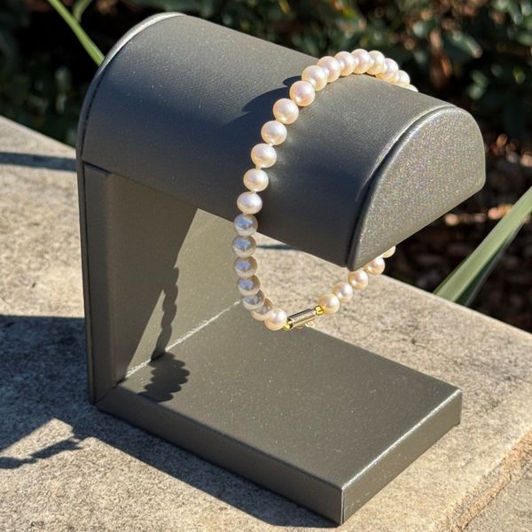 5 - 5.5 mm White Freshwater Pearl Bracelet with Yellow Gold Clasp 7.25