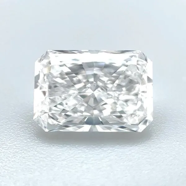 2.45 Ct Radiant Lab Grown Diamond D Color VVS2 Clarity - IGI Franzetti Jewelers Austin, TX