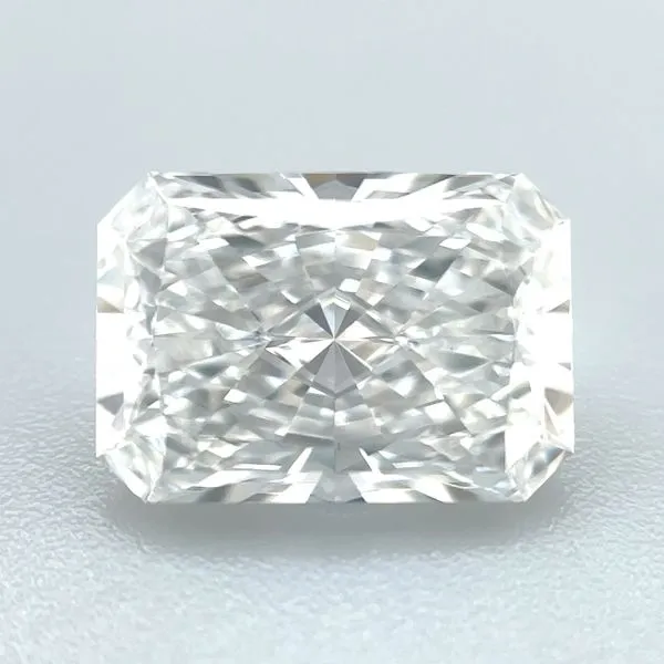 3.09 Ct Radiant Lab Grown Diamond E Color VVS2 Clarity - IGI Franzetti Jewelers Austin, TX