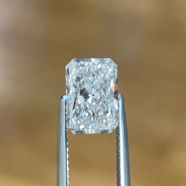 2.58 Ct Radiant Lab Grown Diamond D Color VVS2 Clarity - IGI Image 4 Franzetti Jewelers Austin, TX