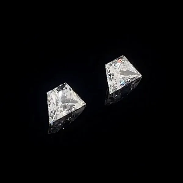 0.72 CTW Matched Pair of Trapezoid Brilliant Cut Lab Grown Diamonds D-E-F VS1-VS2 Image 4 Franzetti Jewelers Austin, TX