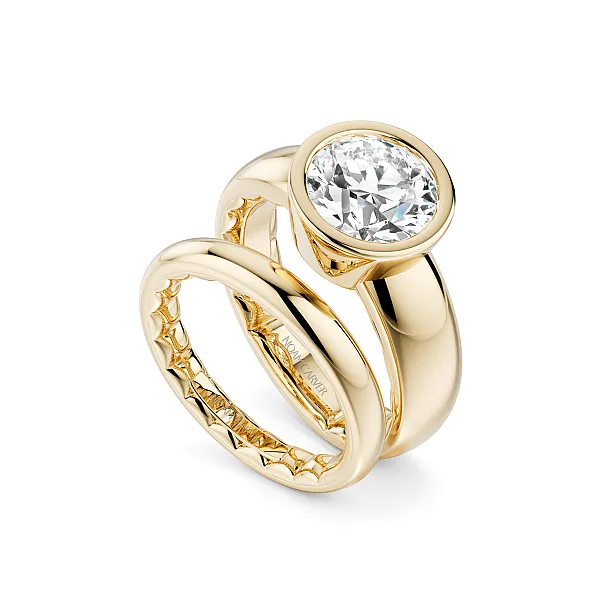 Round Bezel-Set Diamond Engagement Ring Image 4 Frontenac Jewellers Kingston, ON