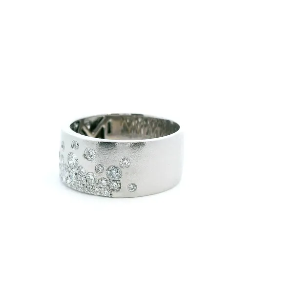 Galicia Custom 18k Gold Diamond Black Finish Confetti Cigar Band Image 3 Galicia Fine Jewelers Scottsdale, AZ