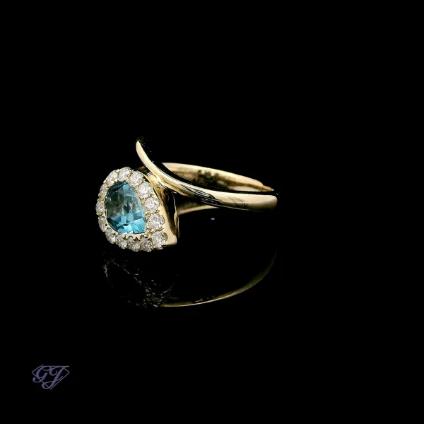 14K Yellow Gold 1.29ct Pear Blue Topaz Ring Image 4 Geneva Jewelry Riverside, CA