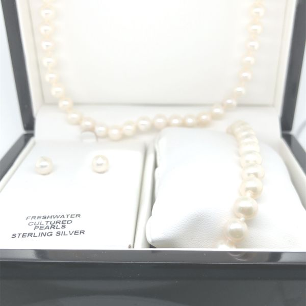 Pearl Necklace George & Company Diamond Jewelers Dickson City, PA
