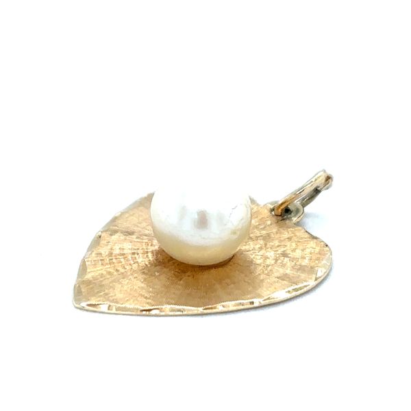 Estate 14K Yellow Gold & Pearl Heart Charm Image 2 Georgetown Jewelers Wood Dale, IL