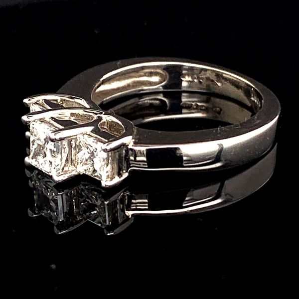 Princess Cut Diamond 3-Stone Ring Image 2 Geralds Jewelry Oak Harbor, WA