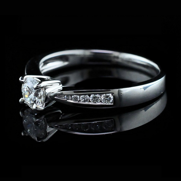 18K White Gold and Diamond Engagement Ring Image 2 Geralds Jewelry Oak Harbor, WA