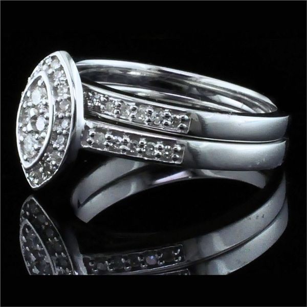 10K Cluster Style Diamond Wedding Set Image 2 Geralds Jewelry Oak Harbor, WA