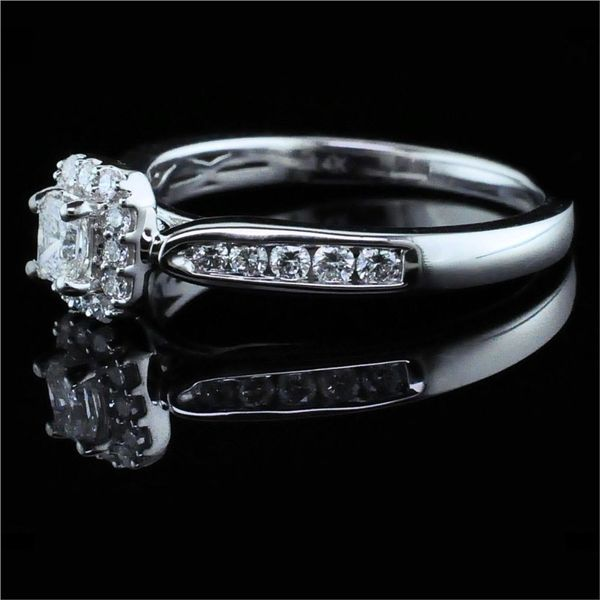 Radiant Cut Diamond Engagement Ring Image 2 Geralds Jewelry Oak Harbor, WA