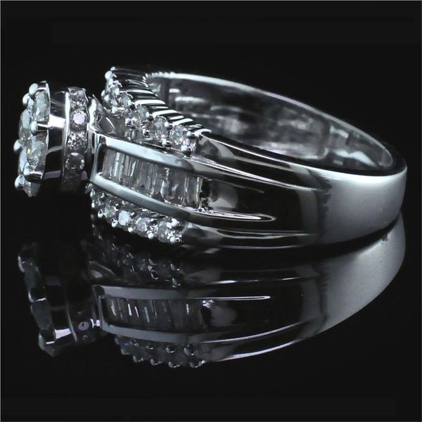 Cluster Style Diamond Engagement Ring Image 2 Geralds Jewelry Oak Harbor, WA