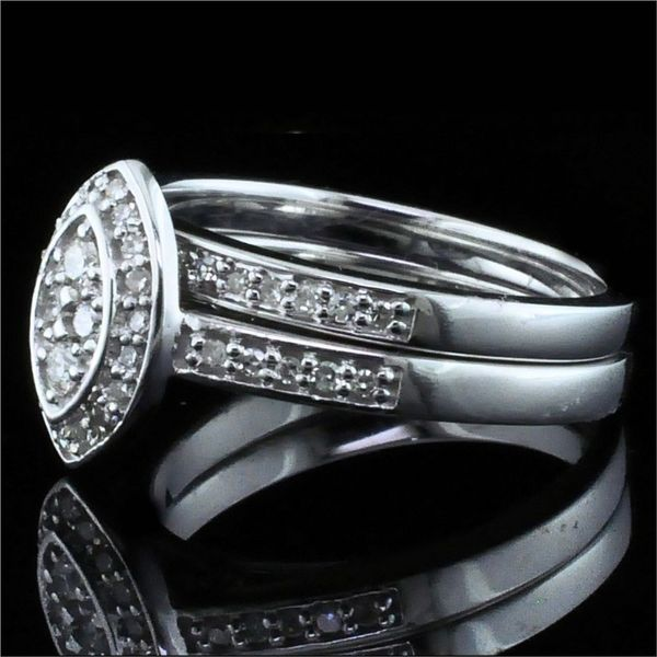 10K Cluster Style Diamond Wedding Set Image 2 Geralds Jewelry Oak Harbor, WA