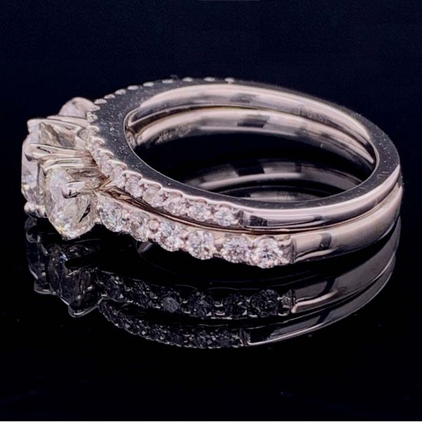 Diamond Engagement and Wedding Ring Set Image 2 Geralds Jewelry Oak Harbor, WA