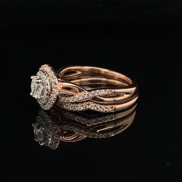 Rose Gold And Diamond Oval Halo Engagement Set Image 2 Geralds Jewelry Oak Harbor, WA