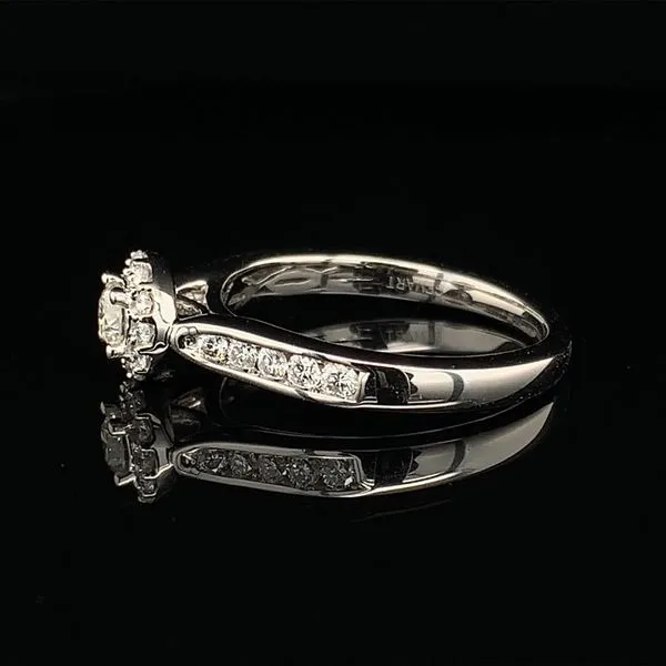 Round Cut Diamond Halo Engagement Ring Image 3 Geralds Jewelry Oak Harbor, WA