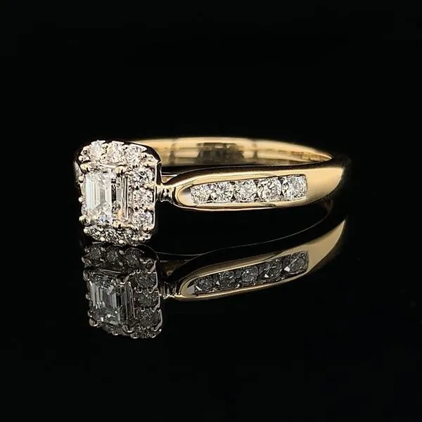 Emerald Cut Diamond Engagement Ring Image 2 Geralds Jewelry Oak Harbor, WA