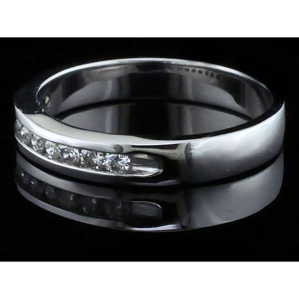 True Romance Diamond Anniversary Ring Image 2 Geralds Jewelry Oak Harbor, WA