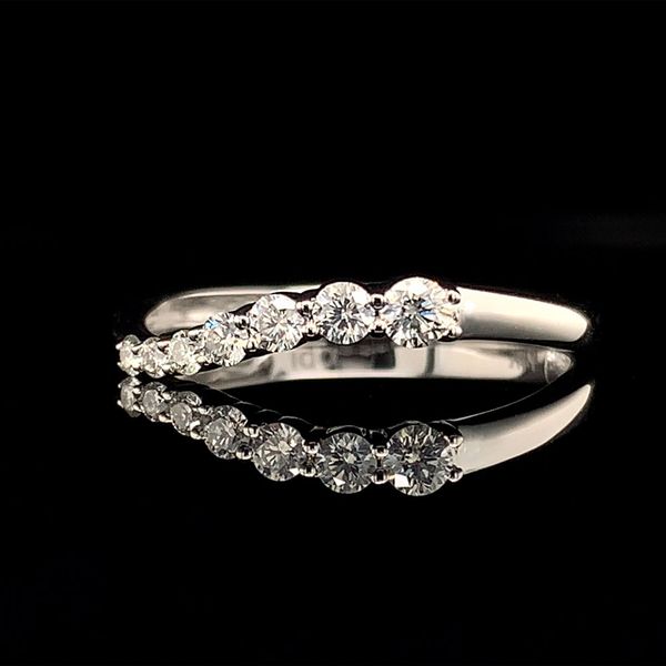 Graduated Diamond Wave Ring Image 2 Geralds Jewelry Oak Harbor, WA