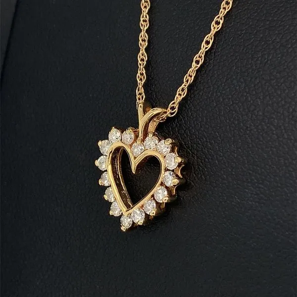 Diamond Heart Pendant Image 2 Geralds Jewelry Oak Harbor, WA
