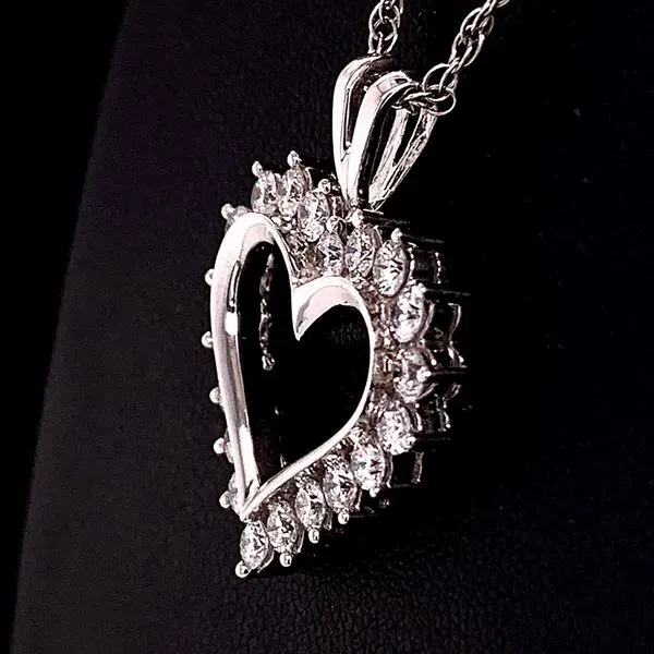 Diamond Heart Pendant Image 2 Geralds Jewelry Oak Harbor, WA