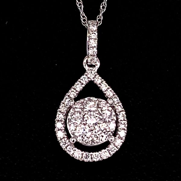 18K White Gold And Diamond Cluster Pendant Geralds Jewelry Oak Harbor, WA