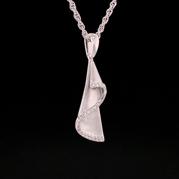 Waves Of Gold And Diamond Pendant Image 2 Geralds Jewelry Oak Harbor, WA