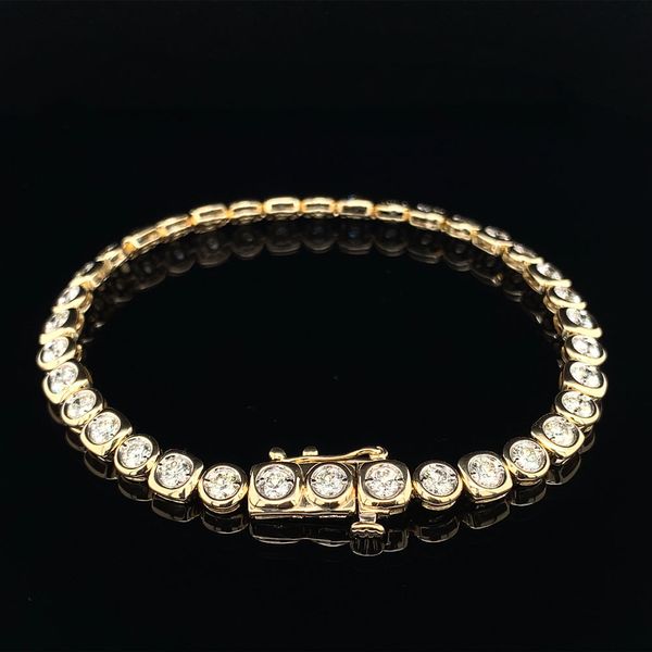 Yellow Gold and Diamond Bracelet Image 2 Geralds Jewelry Oak Harbor, WA